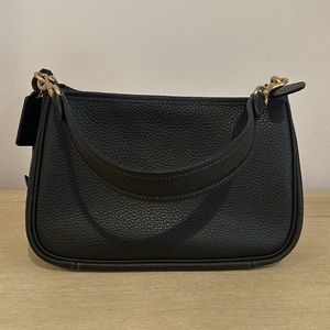 COACH Soft Pebble Leather Cary Crossbody Bag/Shoulder Bag. NWOT